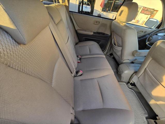 used 2004 Toyota Highlander car, priced at $7,995