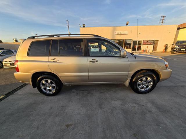 used 2004 Toyota Highlander car, priced at $7,995