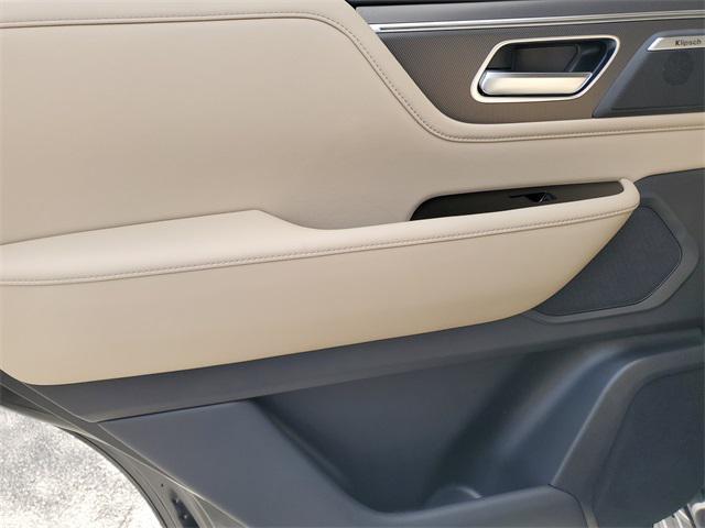 new 2025 INFINITI QX80 car