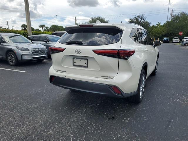 used 2021 Toyota Highlander car, priced at $33,886