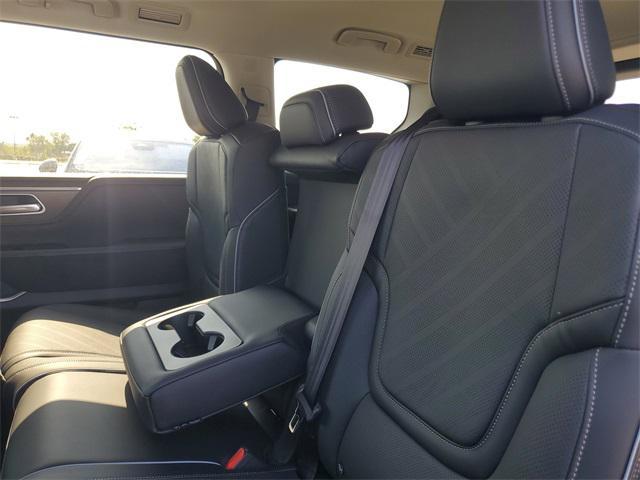 new 2025 INFINITI QX80 car, priced at $92,100