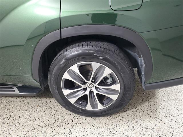 used 2023 Toyota Highlander car, priced at $37,481