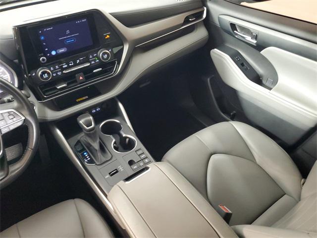 used 2023 Toyota Highlander car, priced at $37,481