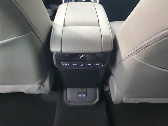 used 2023 Toyota Highlander car, priced at $37,481