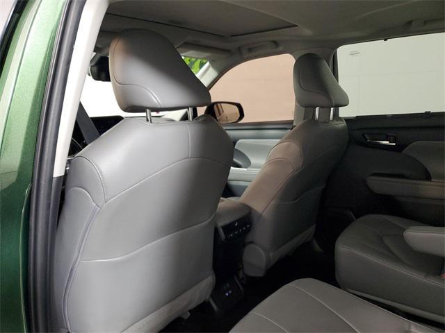 used 2023 Toyota Highlander car, priced at $37,481