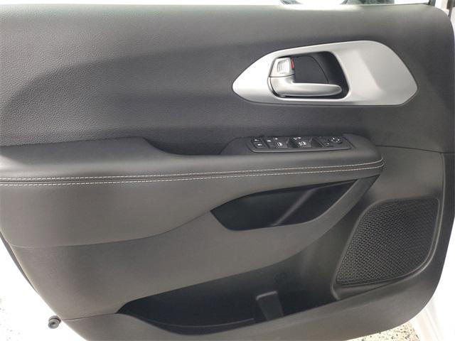 used 2024 Chrysler Pacifica car, priced at $34,951