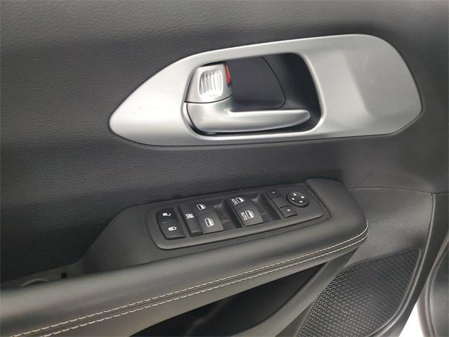 used 2024 Chrysler Pacifica car, priced at $34,951