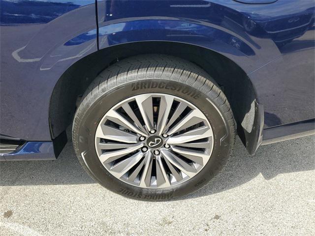 new 2025 INFINITI QX80 car, priced at $106,250