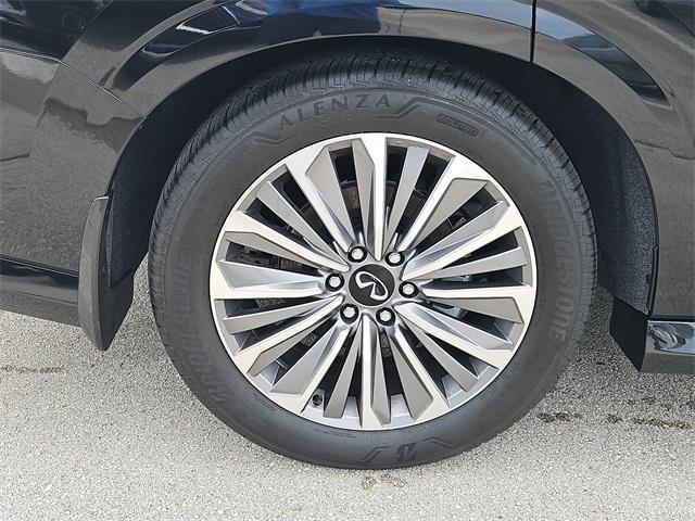 new 2025 INFINITI QX80 car, priced at $106,250
