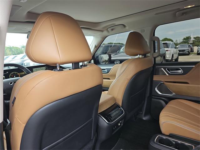 new 2025 INFINITI QX80 car, priced at $106,250
