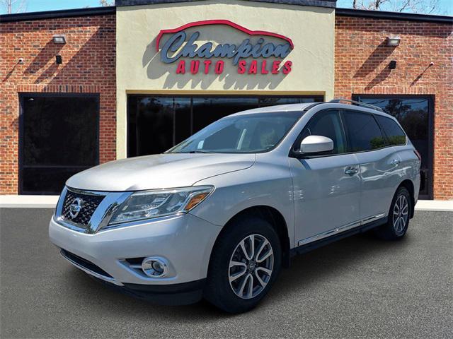 used 2013 Nissan Pathfinder car, priced at $10,999