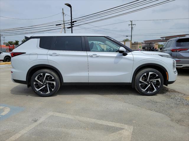 new 2024 Mitsubishi Outlander car