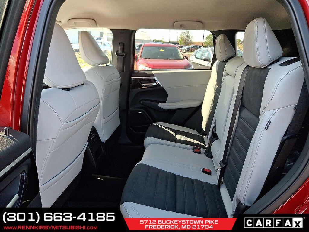 new 2025 Mitsubishi Outlander car, priced at $32,145