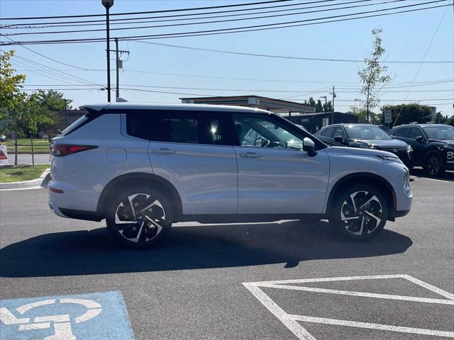 new 2024 Mitsubishi Outlander car, priced at $37,165