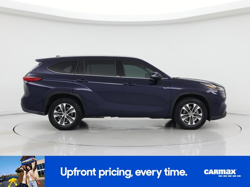 used 2021 Toyota Highlander car, priced at $31,998