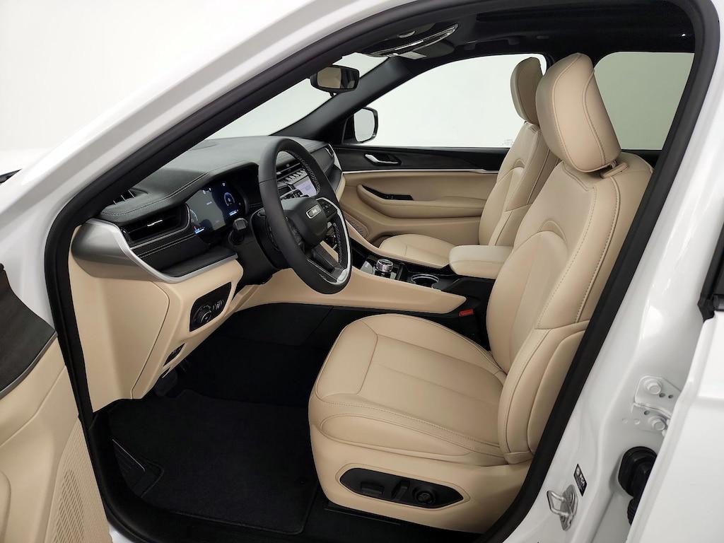 used 2025 Jeep Grand Cherokee car, priced at $41,998