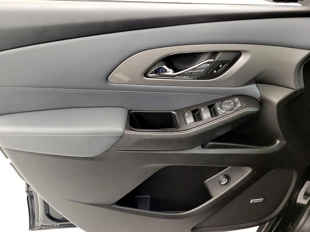 used 2020 Chevrolet Traverse car, priced at $27,998