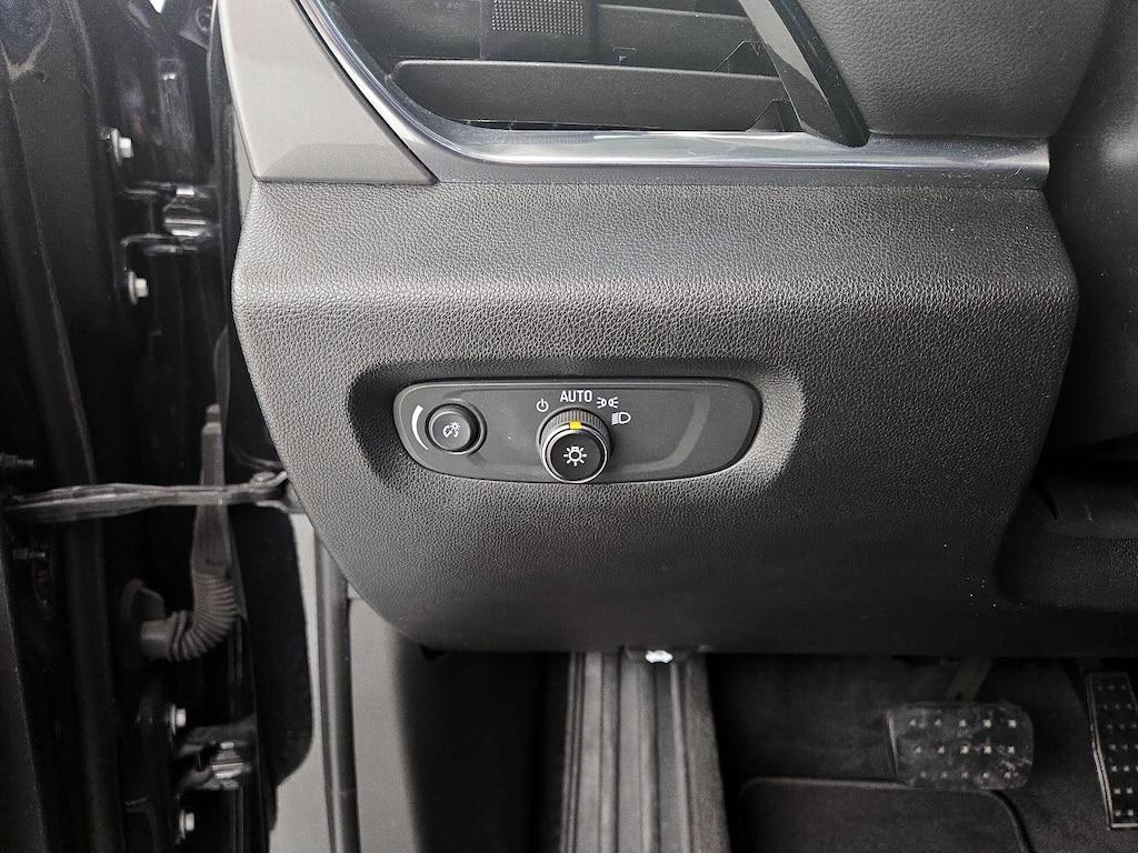 used 2020 Chevrolet Traverse car, priced at $23,998