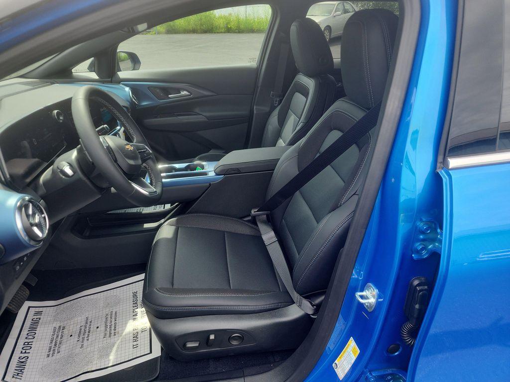 new 2025 Chevrolet Equinox EV car, priced at $47,385