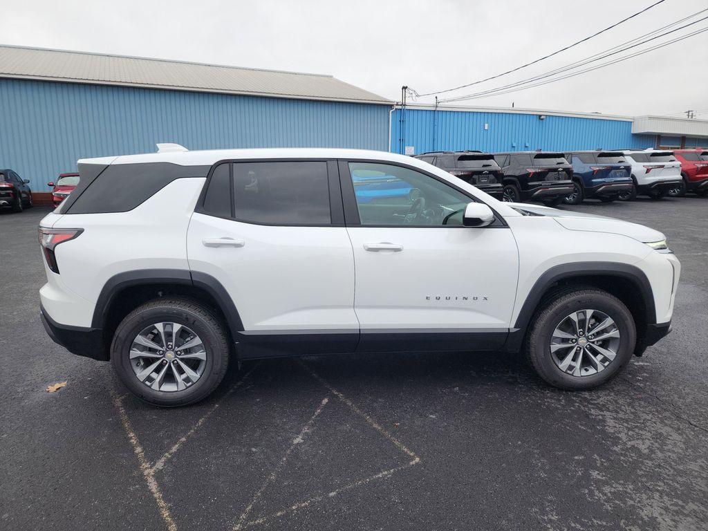 new 2026 Chevrolet Equinox car, priced at $32,495