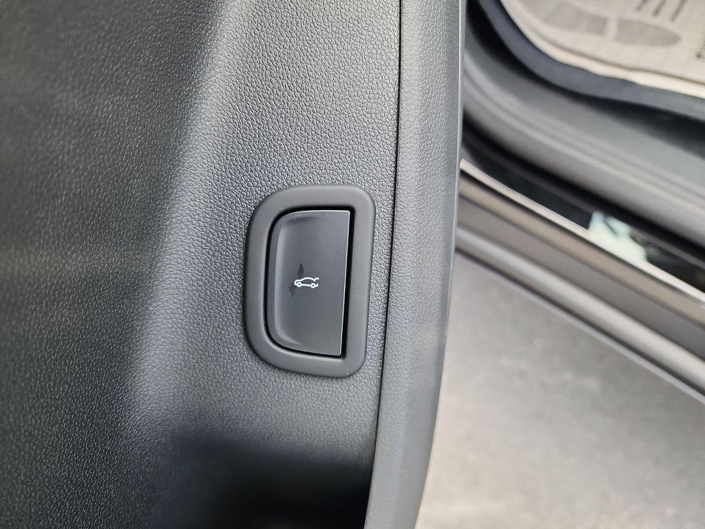 new 2026 Chevrolet Traverse car, priced at $46,120