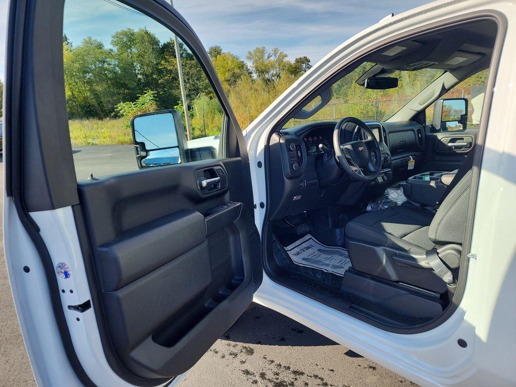 new 2025 Chevrolet Silverado 3500 car, priced at $62,183