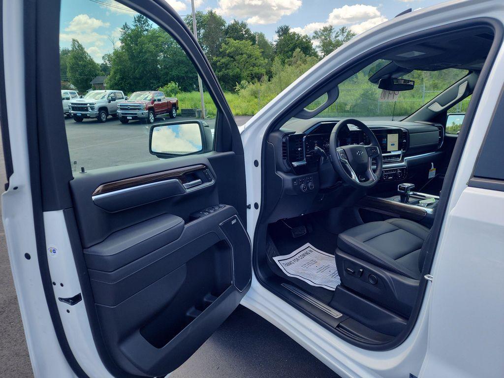 new 2025 Chevrolet Silverado 1500 car, priced at $66,655
