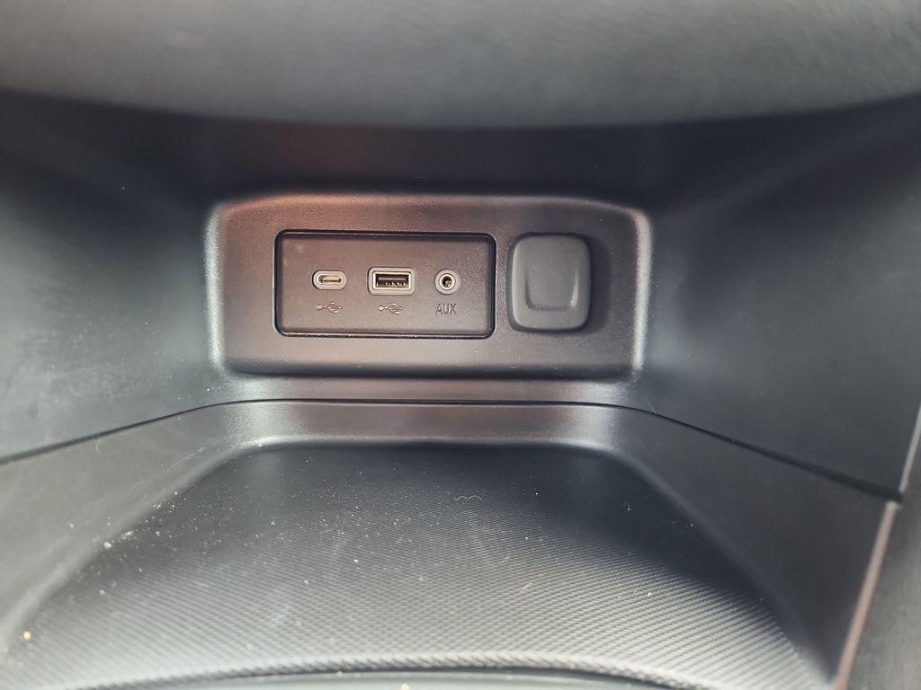 used 2022 Chevrolet Equinox car, priced at $23,399