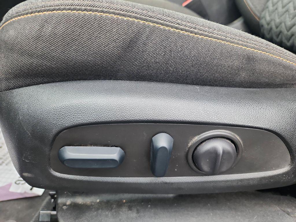 used 2022 Chevrolet Equinox car, priced at $23,399