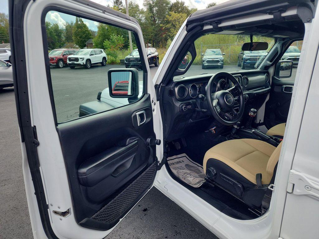 used 2021 Jeep Wrangler Unlimited car, priced at $31,490