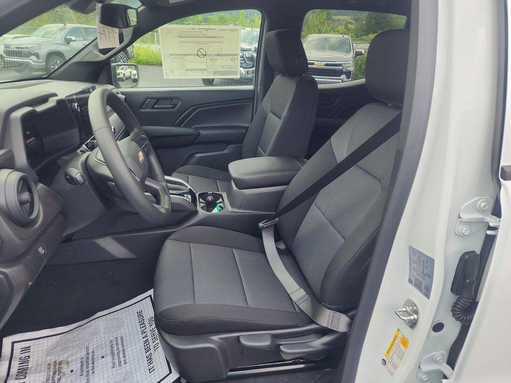 new 2025 Chevrolet Colorado car, priced at $41,030