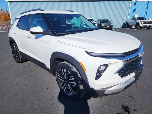 new 2025 Chevrolet TrailBlazer car, priced at $30,825