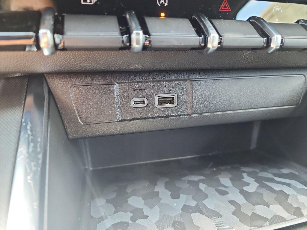 new 2025 GMC Canyon car, priced at $45,325