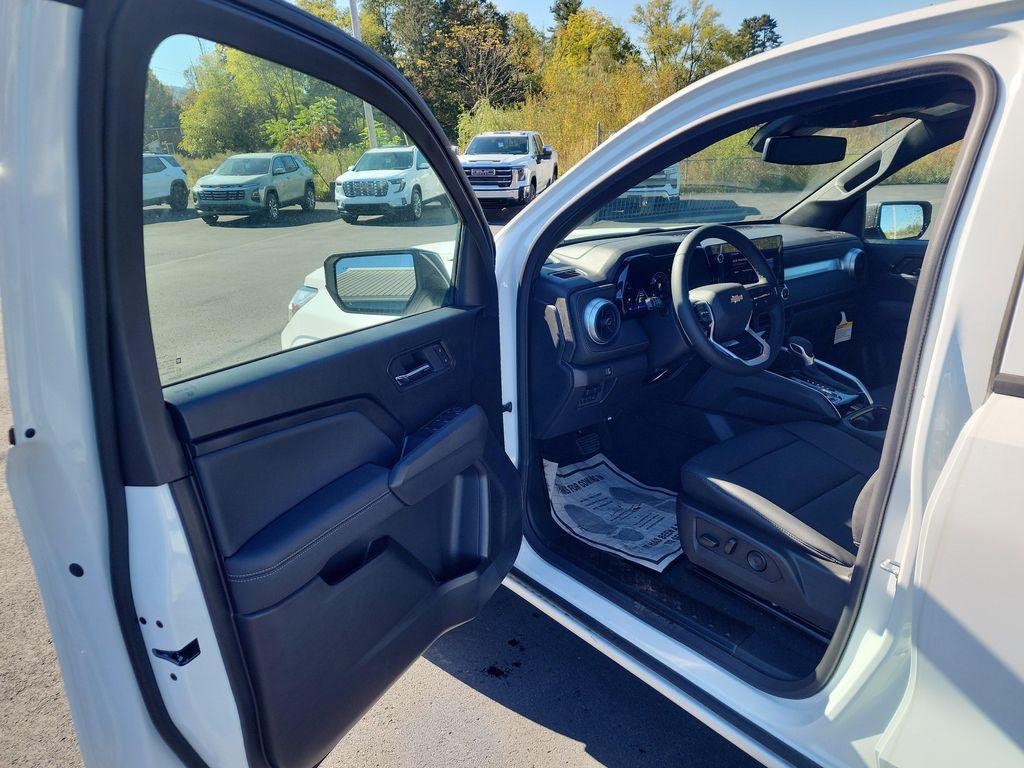 new 2025 Chevrolet Colorado car, priced at $44,460