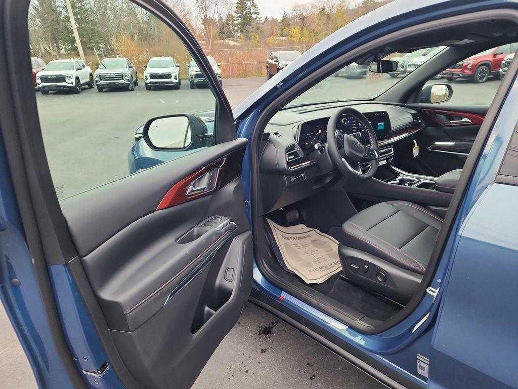 new 2026 Chevrolet Traverse car, priced at $54,590