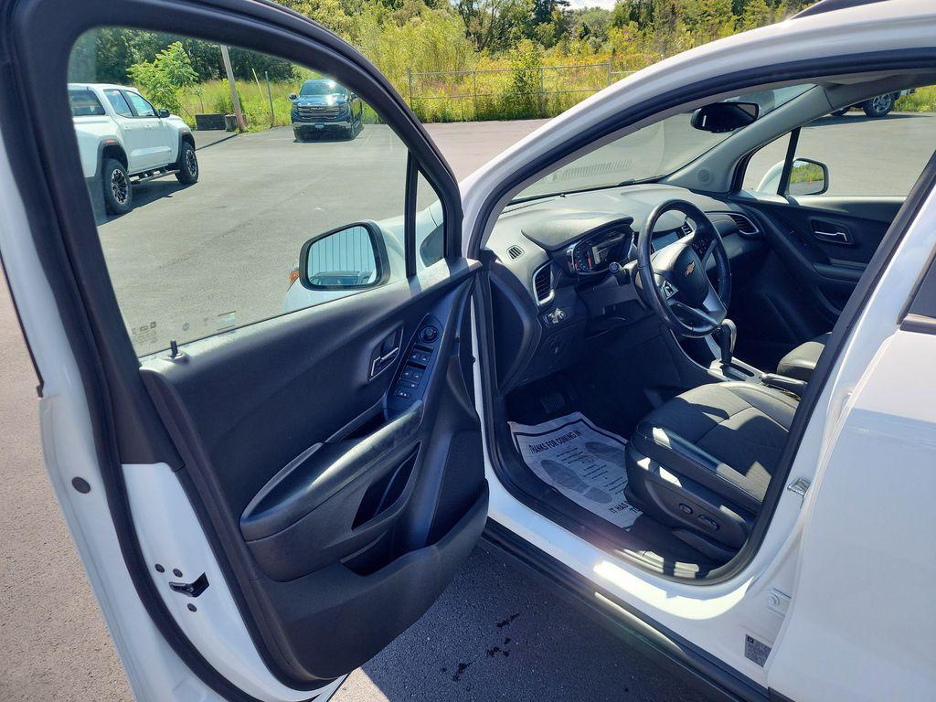 used 2022 Chevrolet Trax car, priced at $20,551