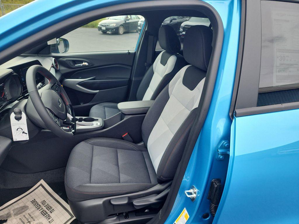 new 2025 Chevrolet Trax car, priced at $24,290