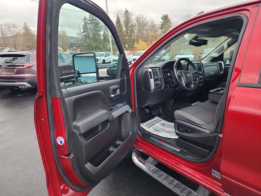 used 2018 Chevrolet Silverado 2500 car, priced at $35,631