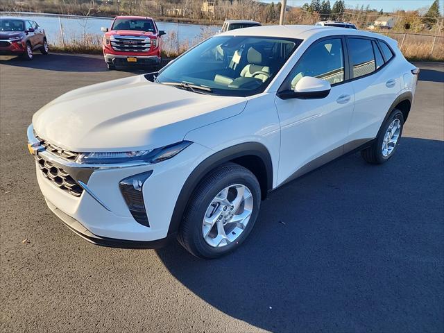 new 2025 Chevrolet Trax car, priced at $22,490