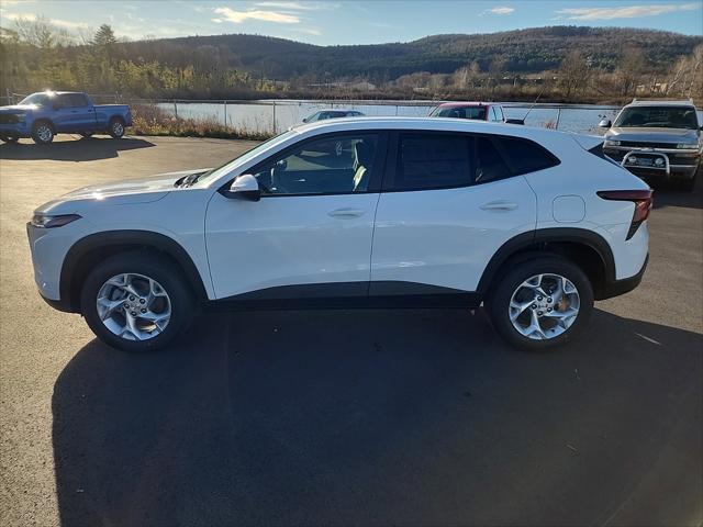 new 2025 Chevrolet Trax car, priced at $22,490