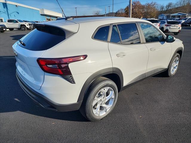 new 2025 Chevrolet Trax car, priced at $22,490