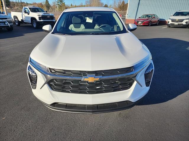 new 2025 Chevrolet Trax car, priced at $22,490