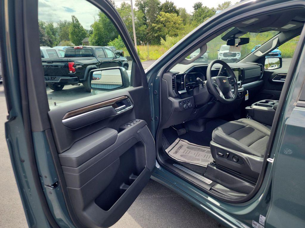 new 2025 Chevrolet Silverado 1500 car, priced at $55,390