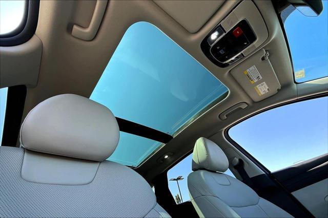 used 2025 Hyundai TUCSON Hybrid car, priced at $33,500