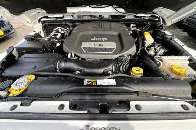 used 2015 Jeep Wrangler Unlimited car, priced at $18,640