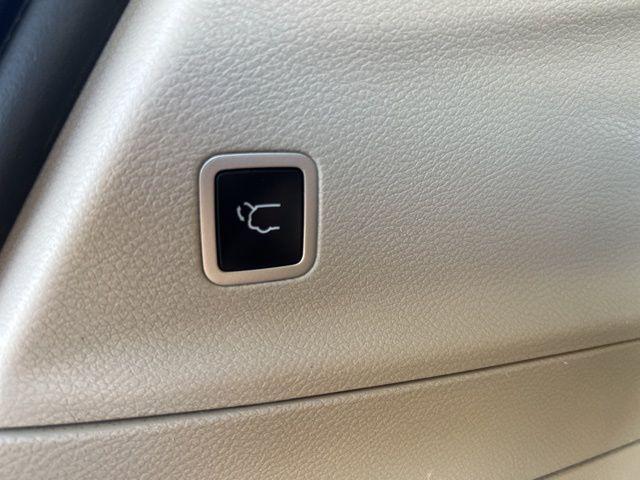 used 2020 Chrysler Pacifica car, priced at $18,158