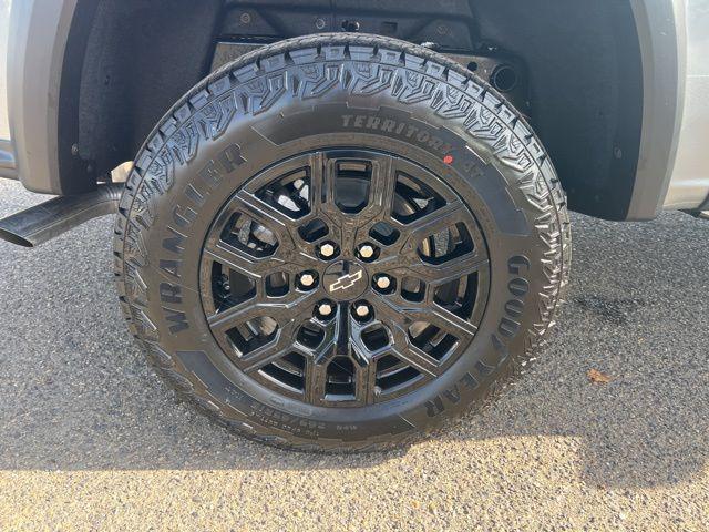 new 2026 Chevrolet Colorado car, priced at $40,995