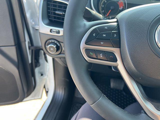 used 2022 Jeep Cherokee car, priced at $23,066