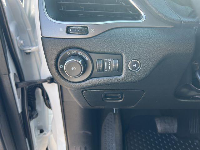 used 2022 Jeep Cherokee car, priced at $23,066