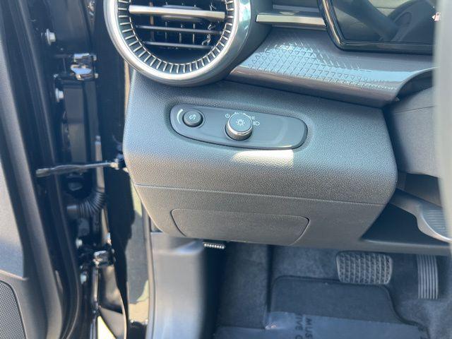 new 2025 Chevrolet Trax car, priced at $26,190